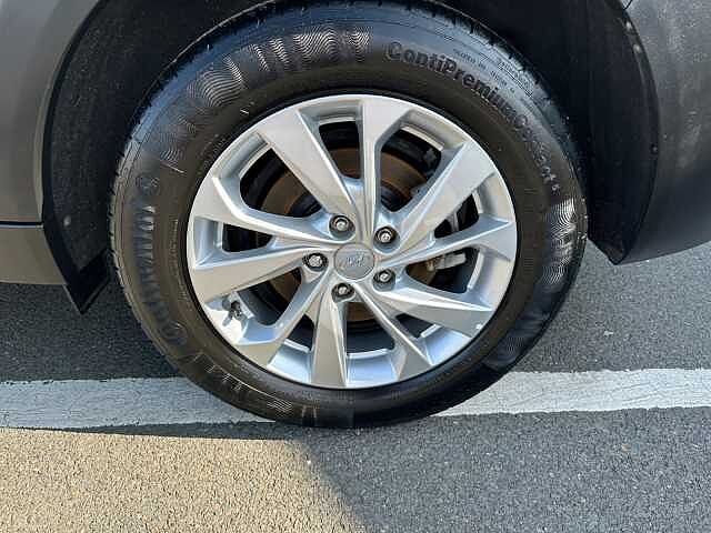 Hyundai TUCSON 1.6 CRDi 136 SE Nav 5dr 2WD DCT polar white