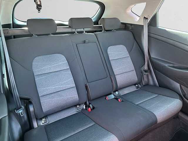 Hyundai TUCSON 1.6 CRDi 136 SE Nav 5dr 2WD DCT polar white