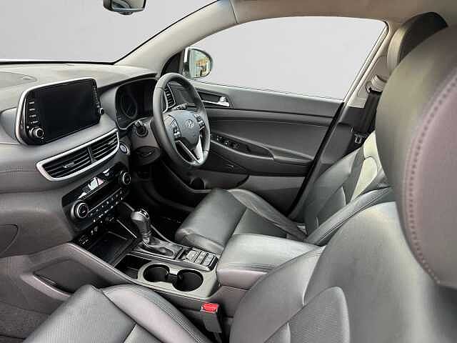 Hyundai TUCSON 1.6 TGDi 177 Premium 5dr 2WD DCT polar white