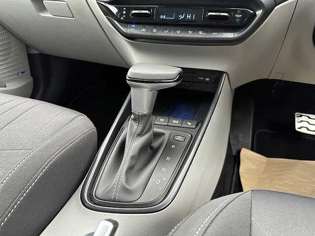 Hyundai BAYON 1.0 TGDi 48V MHEV Ultimate 5dr DCT Mangrove Green